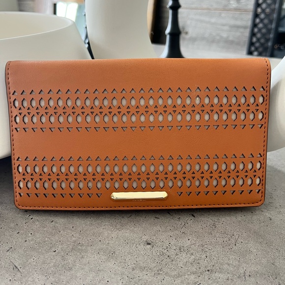 New Camel Stella & Dot Wallet - Picture 5 of 6